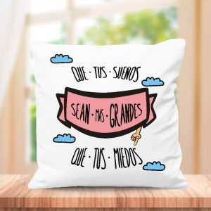 Cojin con frase original, medida 40x40cm con relleno