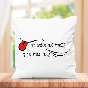 Cojin con frase original, medida 40x40cm con relleno
