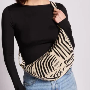 Riñonera Andrea cebra color crema de Hindbag