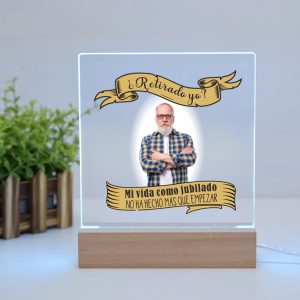 Lámpara LED de Metacrilato, para jubilados, no ha hecho nada más que empezar